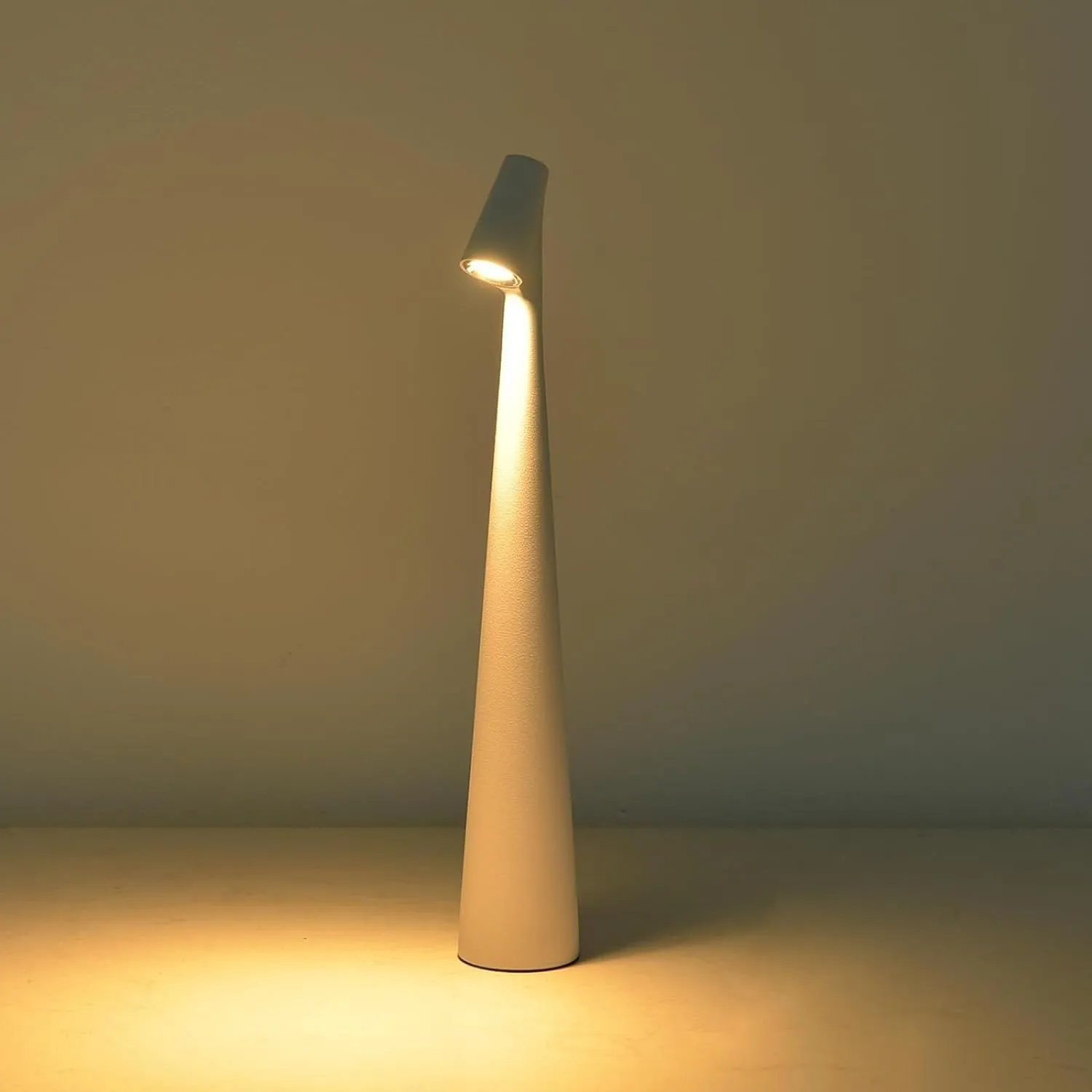 ANKUR UNPLUGGED MINIMA WIRELESS PORTABLE TABLE LAMP